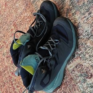 Salomon Oultined Gore-Tex hiking boots